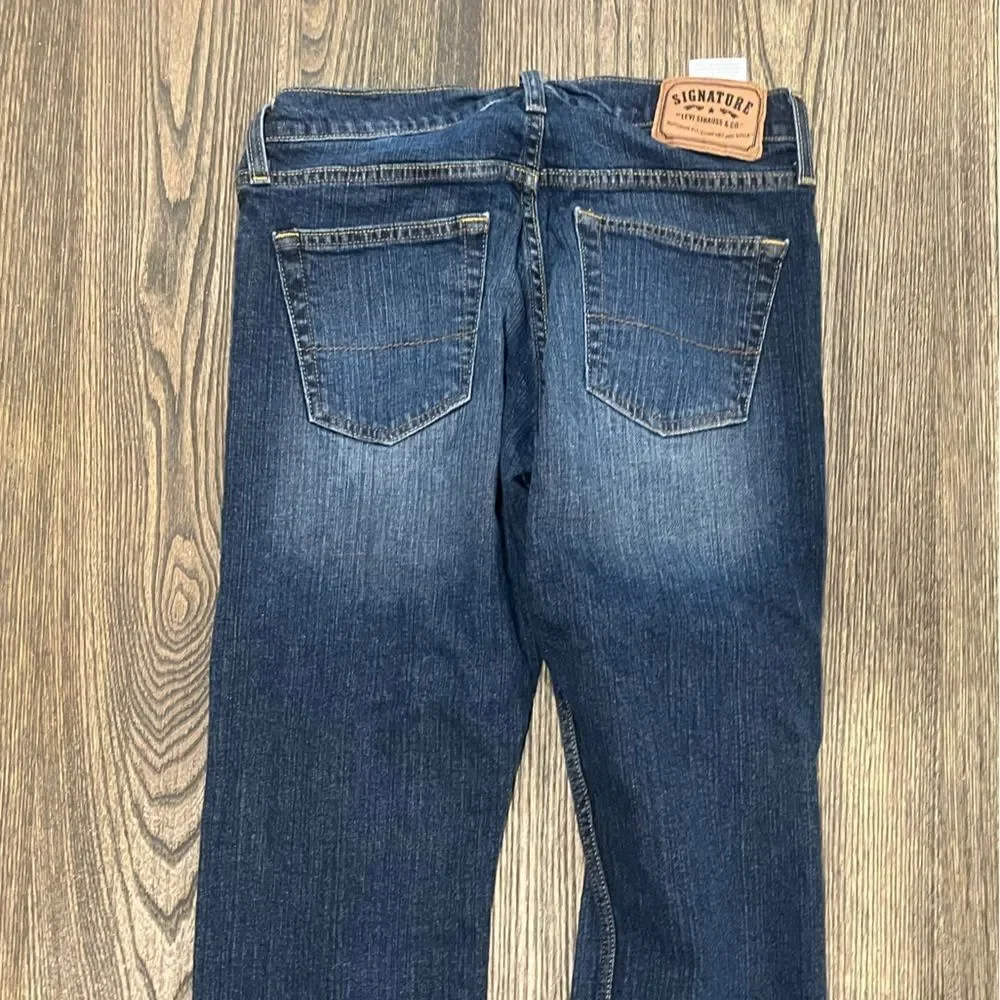Levis Signature Straight Jeans Mid Rise Whisker Denim Dark Wash Blue Size 30x30